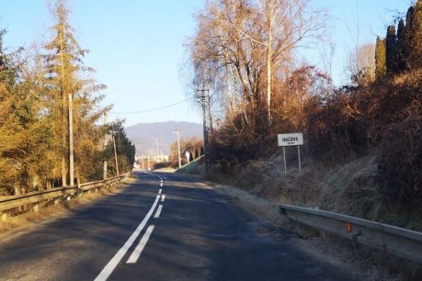 Nový asfalt má pribudnúť v medzi Hnúšťou a Tisovcom