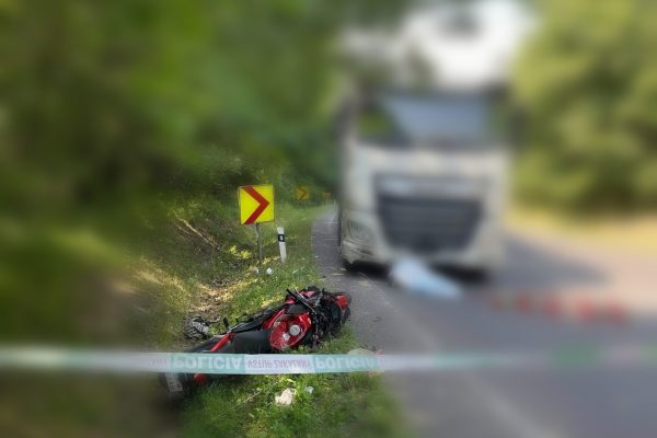 DOPLNENÉ: Tragická zrážka motorkára s kamiónom