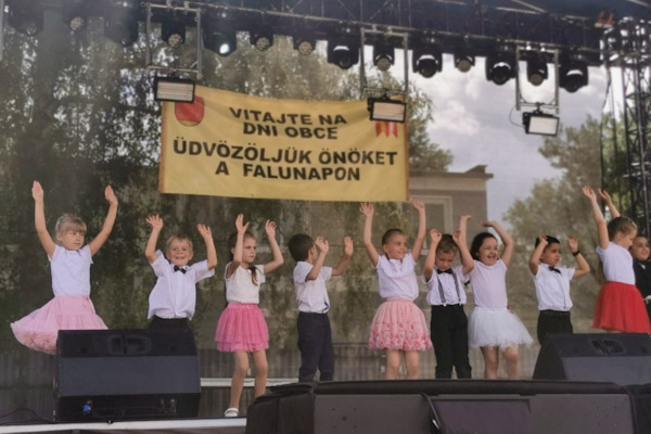 V Jesenskom oslávili Deň obce. Pestrý program mal viacero koncertov + foto a video