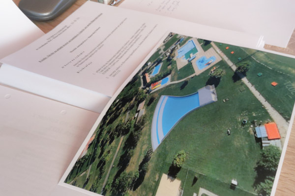 Rimavskosobotská samospráva si zoberie úver na vybudovanie bazéna s vlnobitím