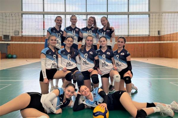 Hnúšťanské volejbalistky zabojujú v baráži o postup