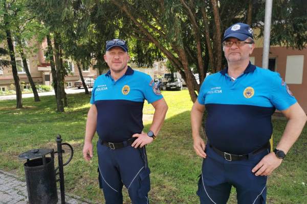 Mestskí policajti v R. Sobote majú nové oblečenie. Potrebujú spoľahlivé auto