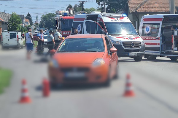 DOPLNENÉ: Tragická nehoda v Jesenskom, auto zrazilo chodca