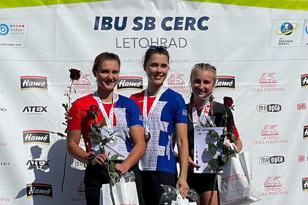 Biatlonistka Ema Kapustová z Revúcej triumfovala v Česku. Okrem zlata si priniesla bronz