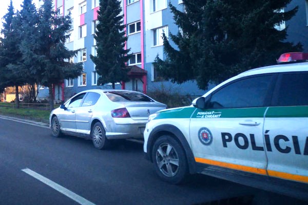 Napadnutého muža z R. Soboty prepustili z nemocnice, útočníka polícia stíha na slobode