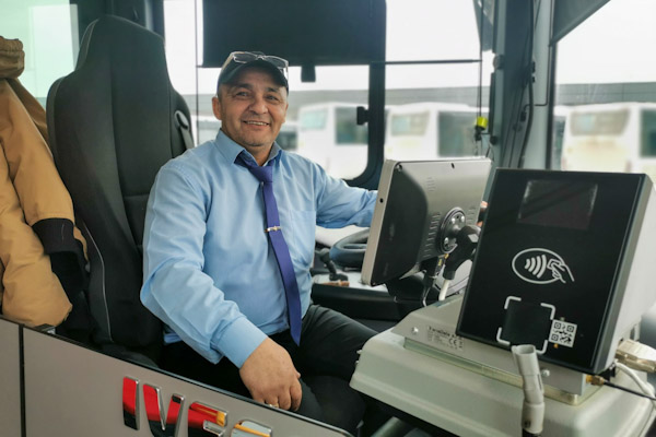 Ako vodič precestoval Európu, až za volantom autobusu sa mu splnil sen