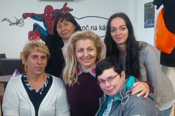 Učiteľky Balážová, Csanková a Husztyová cestovali so žiakmi do Českej republiky. ZŠ Š. M. Daxnera uspela v projektoch