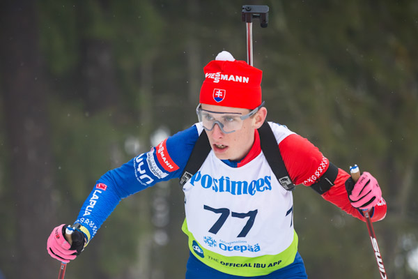 Revúčan Markus Sklenárik debutoval na mládežníckych majstrovstvách sveta v biatlone