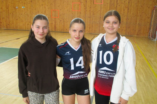 Mladé volejbalistky Hnúšte si preberú strieborné medaily. Medzi slovenskou elitou zabojujú o čo najlepšie výsledky