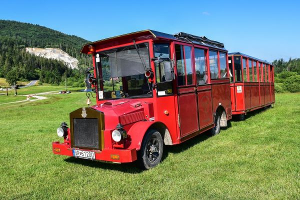 Zbojnícka strela povozí turistov zo sedla Zbojská po atrakciách Gemera, pribudla aj novinka