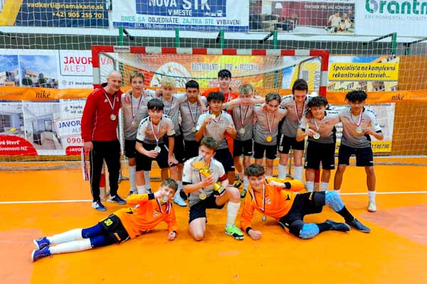 Starší žiaci MŠK R. Sobota si vybojovali titul vo futsale