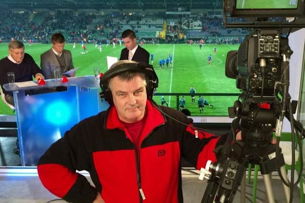 Lučenčan Kamenský odpracoval za kamerou Slovenskej televízie viac ako tridsať rokov. Prvú reportáž mal z R. Soboty, robil priame prenosy a pripravoval i Farmársku revue