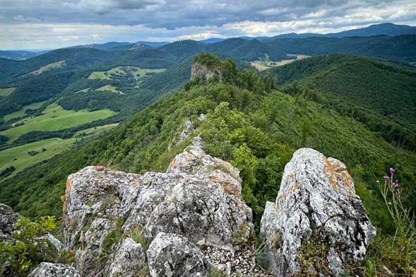 Na Hradovej začali robiť bezpečnejší prechod vrcholových častí