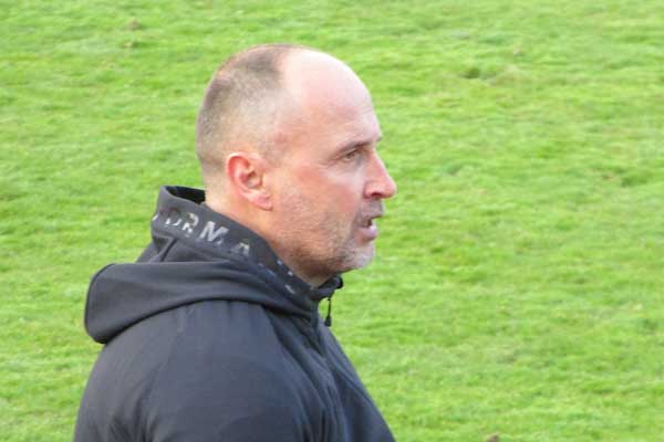 Som s jarnou časťou spokojný, vraví športový riaditeľ i kouč R. Soboty Pisár