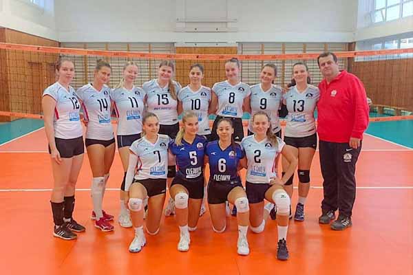 Volejbalistky Hnúšte sa pripravujú na novú sezónu prvej ligy žien. Do tímu pribudli dve nové tváre