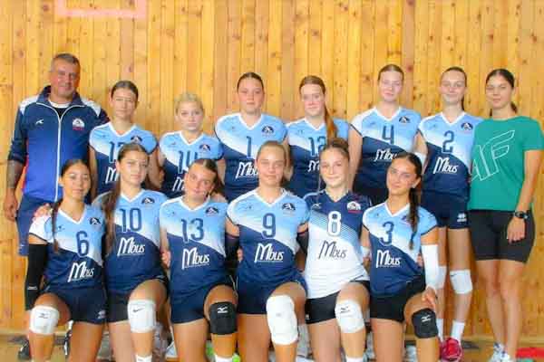 Na Memoriáli M. Lumnitzera kraľovali v Hnúšti Banskobystričanky. Volejbalistky Iskry skončili štvrté + foto