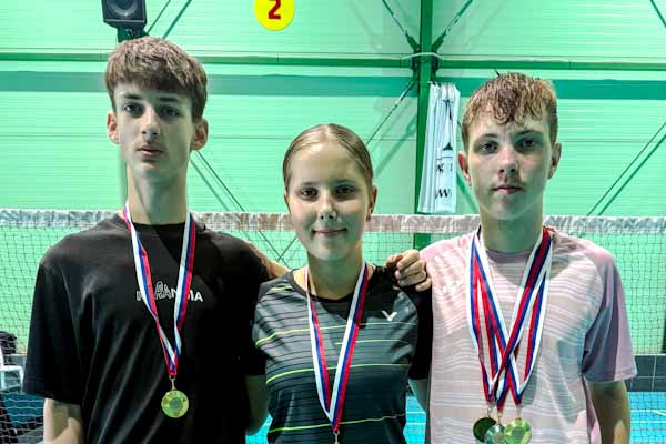 Klenovčania hviezdili na trenčianskych kurtoch. Fodorová a Fotta ovládli dvojhru, Fodor vyhral štvorhru i mix