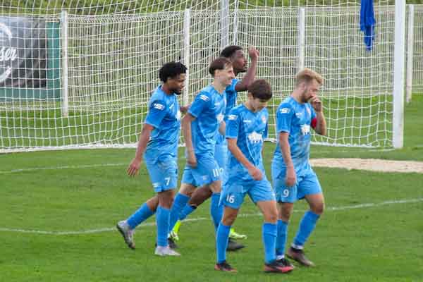 Rimavskosobotský tím sfúkol Bánovú. Súperovi nastrieľal osem gólov