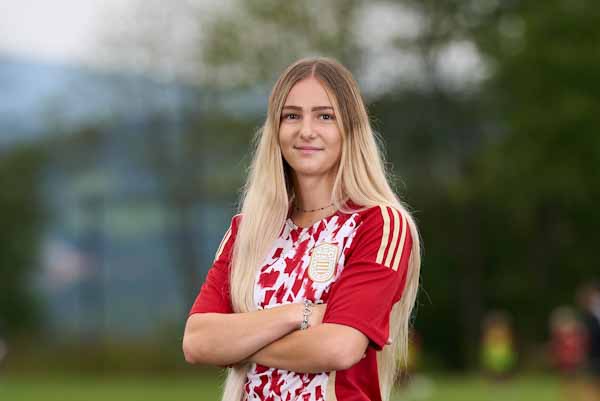 Šikovná Zavaterníková z Brezničky napreduje v MFK Dukla B. Bystrica. Futbalu dala prednosť pred klavírom, flautou či divadlom