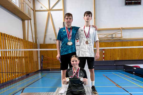 Samuel Fodor i jeho sestra Laura kraľovali vo dvojhre, Fotta získal striebro. Klenovčania brali medaily aj v mixe a štvorhre