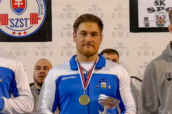 Silový trojbojár Kristián Slíž z R. Soboty získal titul a stal sa aj absolútnym víťazom národného šampionátu