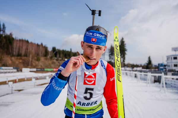 Biatlonista Markus Sklenárik z Revúcej má titul zo  šampionátu v Nemecku. Je super pocit byť majstrom sveta, hovorí