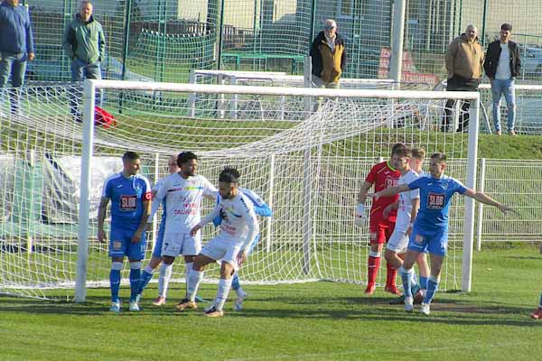 Soboťania remizovali v Dolnom Kubíne, deľbu bodov zariadil Vargic