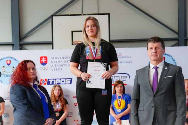 Soboťanka Slížová vytvorila nový národný rekord. Blysla sa na M - SR v tlaku na lavičke