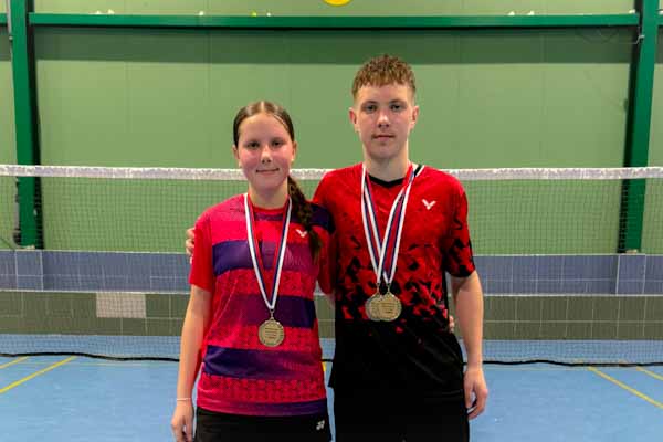 Laura Fodorová ovládla v Trenčíne dvojhru, jej brat Samuel získal zlato a striebro. Fotta bral dva bronzy