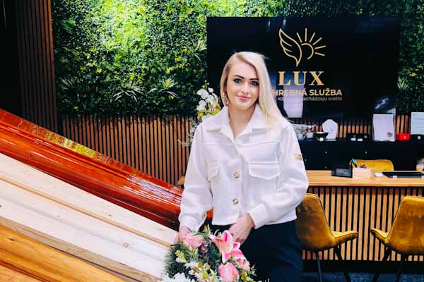V R. Sobote vznikla pohrebná služba LUX. Prichádza s novým rozmerom poslednej rozlúčky, špeciálnou vizážou i vlastným prednesom
