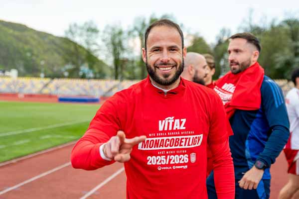 Rodák z Hnúšte Migaľa sa pri oslavách postupu B. Bystrice do prvej ligy šetril, Siviček z T. Vrchu si ich užil