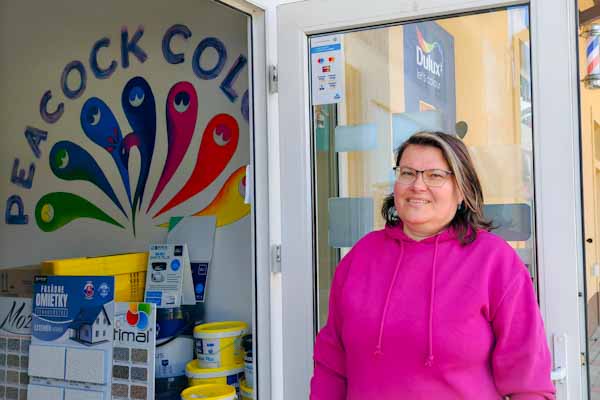 Výhodné ceny, odborné poradenstvo a všetko pre maľovanie na jednom mieste. Peacock v R.Sobote oslavuje 15 rokov