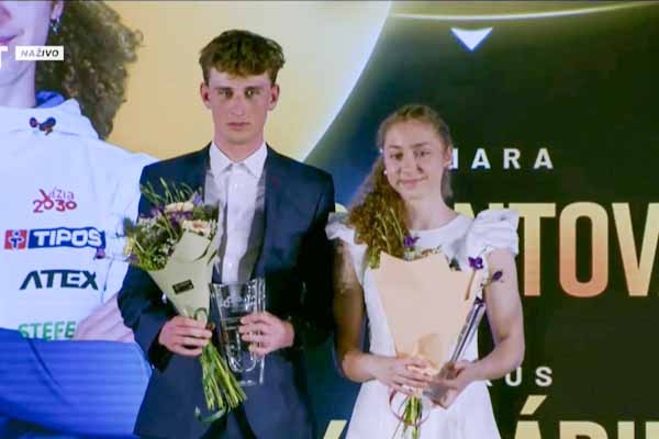 Revúčania Sklenárik a Molentová si prevzali ocenenie za mimoriadny výkon, Kapustová zvíťazila v streleckej súťaži