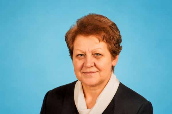 Dlhoročná pedagogička Jurčová pracovala celý život pre Hnúšťu. Dianie v meste sleduje z Čiech