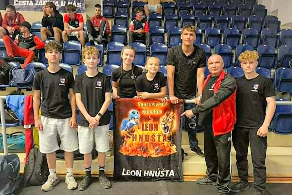 Hnúšťanskí kickboxeri si priviezli päť medailí z majstrovstiev Slovenska. Klenovčan Hrivnák má dve zlaté