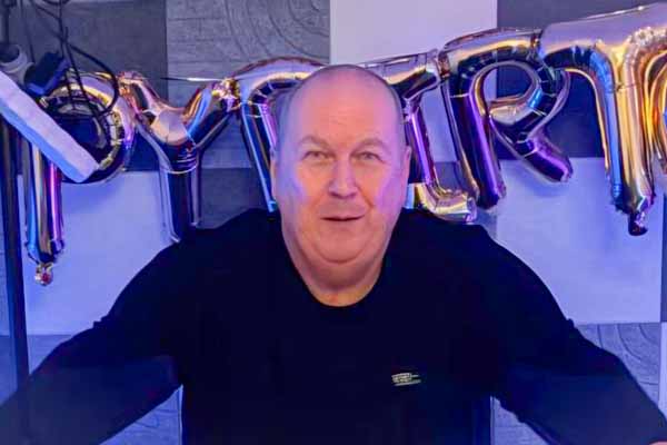 DJ Tonéo z Tisovca oslavuje významné jubileum. Má hudobné štúdio i desiatky vlastných skladieb