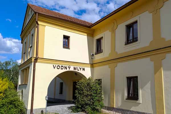 Mlyn vo V. Teriakovciach opäť ožíva. Národnú kultúrnu pamiatku po rekonštrukcii otvorili pre verejnosť