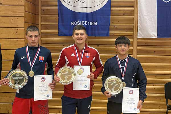 Rimavskosobotskí zápasníci Vetrák a Kret sa blysli na majstrovstvách Slovenska seniorov. Zlato bral aj Chomanič