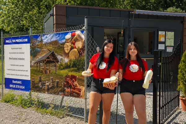 Oddychový areál prenajíma rybník pod Hradovou pri Tisovci a láka návštevníkov na relax, sysle i ovčie výrobky z vlastnej farmy