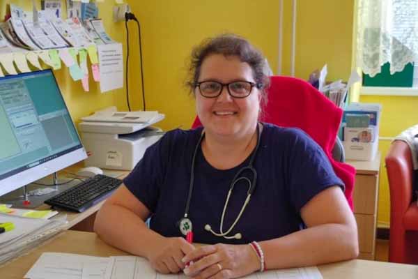 Pediatrička Kúkeľová z Lučenca chcela odmalička liečiť deti. Začínala v nemocnici a stará o približne tisíc malých pacientov