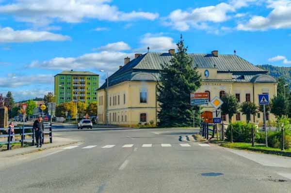 V Revúcej sa o primátorské kreslo napokon uchádzajú štyria kandidáti. O dôveru voličov zabojujú Benešová, Búšová, Nosáľová a Vrbjar. Prinášame zoznam kandidátov na poslancov