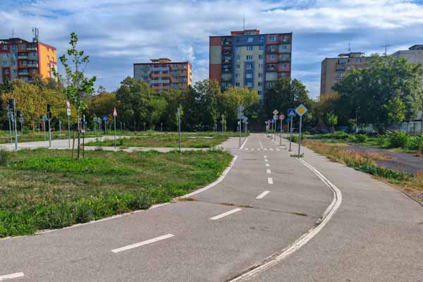 Dopravné ihrisko na Družstevnej ulici v R. Sobote stále čaká na bežeckú dráhu. Mesto pripravuje komplexnejší projekt