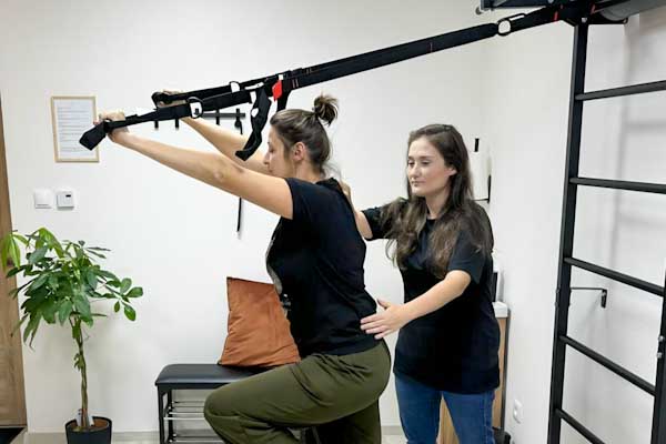 Kvalitná fyzioterapia a manuálna terapia v Rim. Sobote. Eva Szakó Gálová prináša celosvetové know-how späť domov