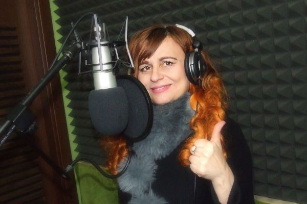 Soboťanka Kanalová po rokoch v novinách objavila nový tvorivý svet. Nakrúca videá a začala aj spievať